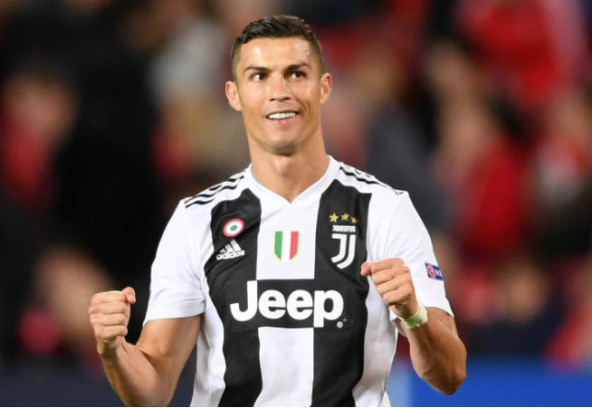 安东尼·戴维斯受伤后，老鹰转向独行侠内线球员寻求阵容补强