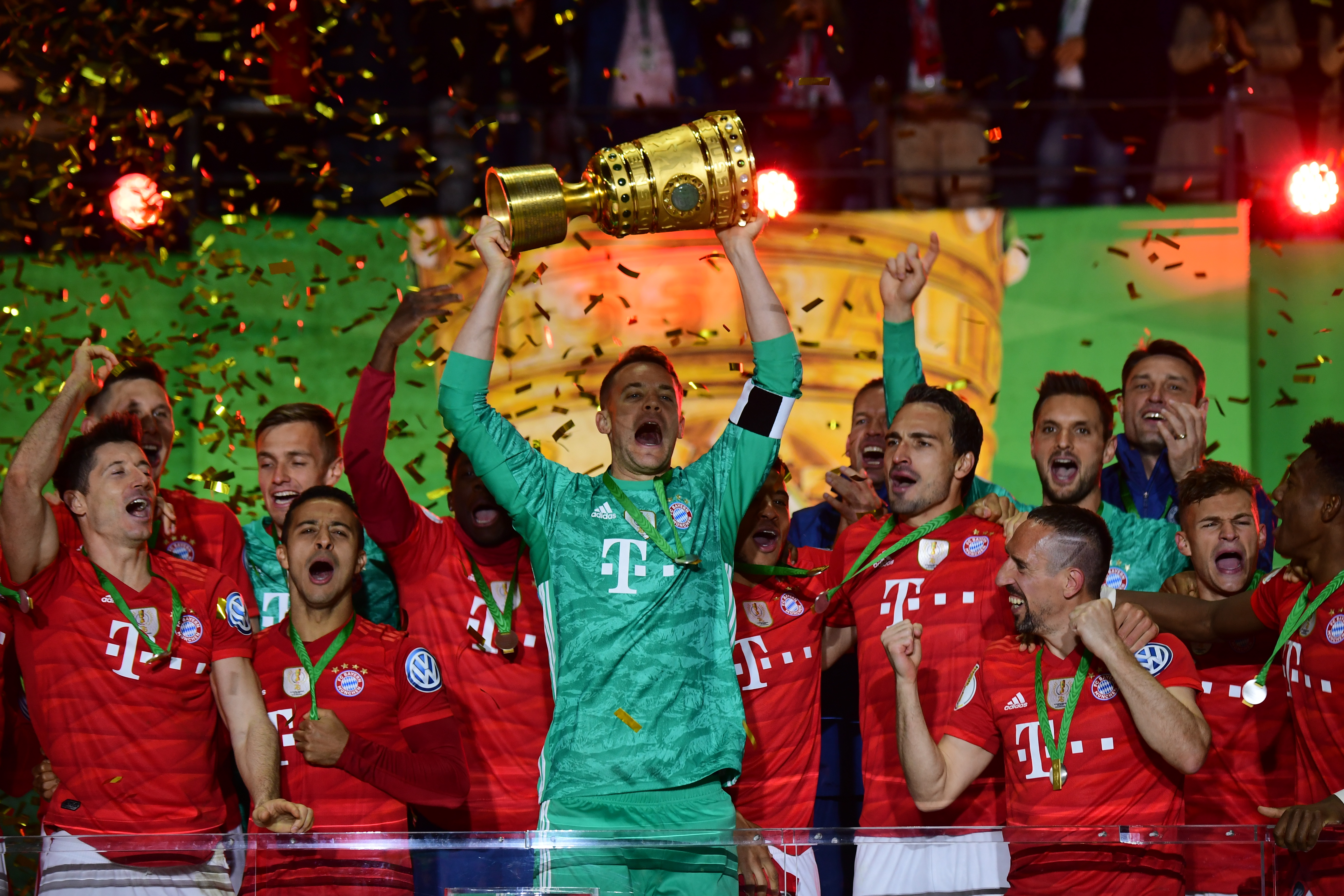 重创周琦！男篮国手回归拿14分