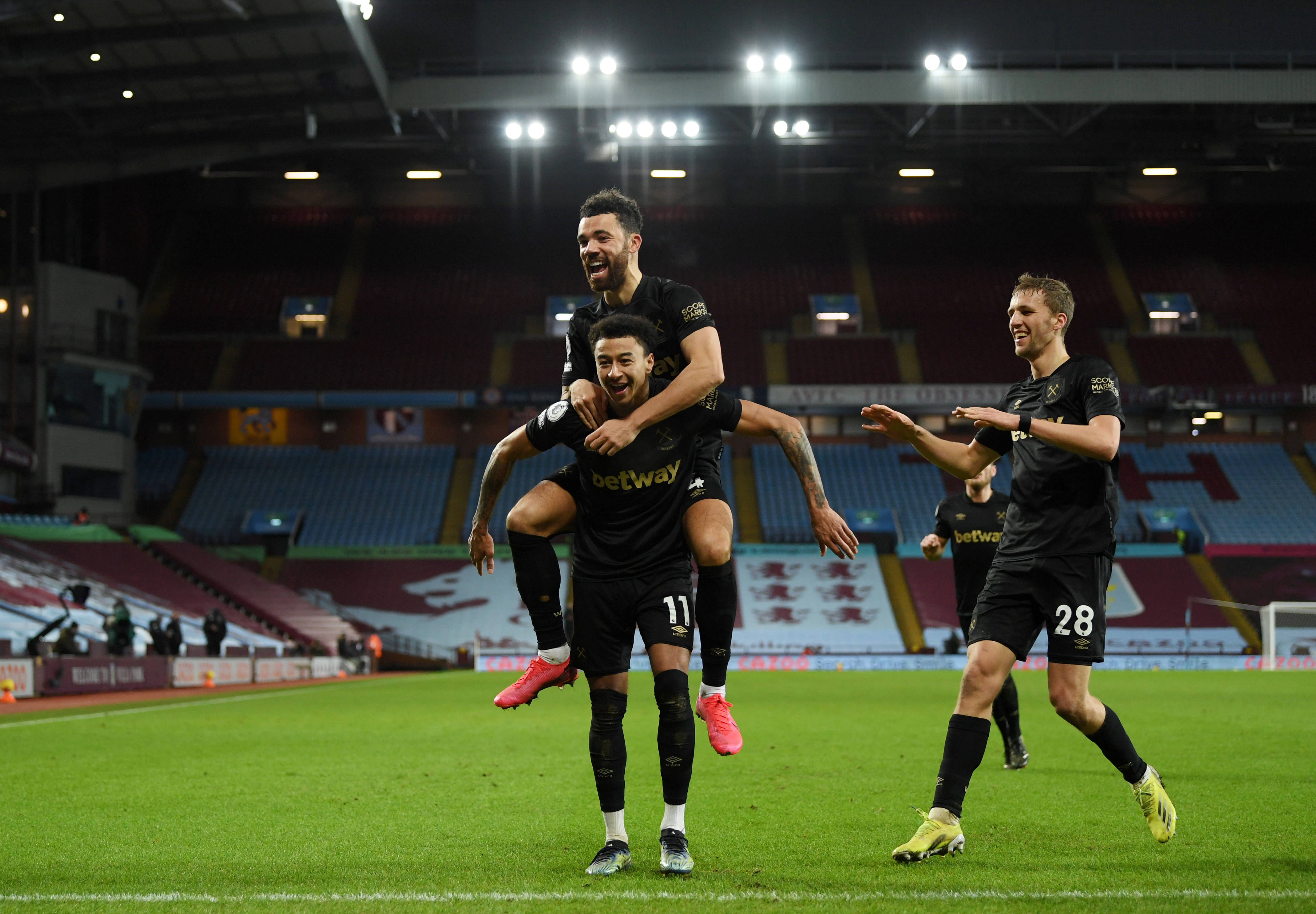 拳怕少壮！湖人五首发正负值感人 被火箭生力军锤爆