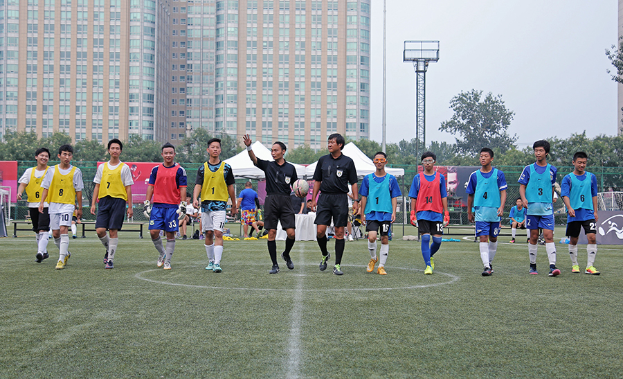 羽毛球公开赛激战正酣